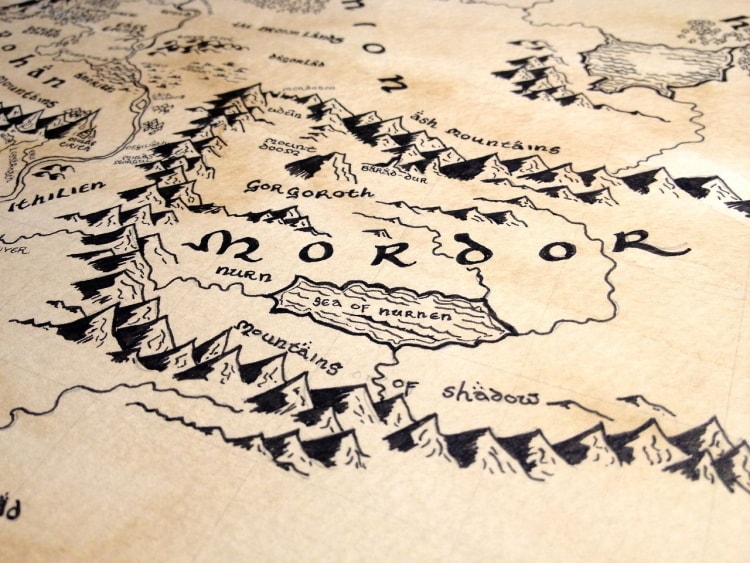 Worldbuilding-Plate-Tectonics-Mordor-Square-Mountains-min