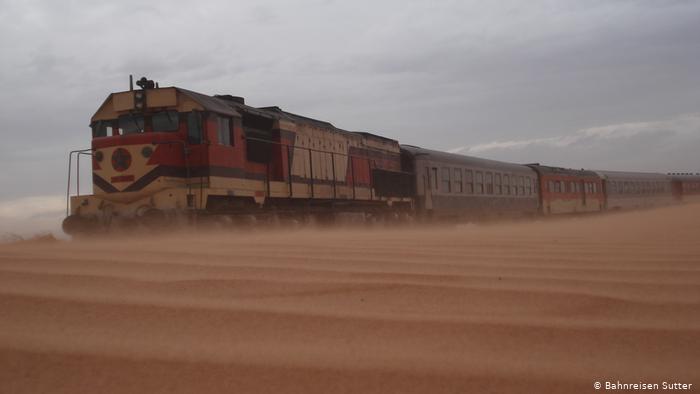 Sanbox-versus-Railroad-Desert-Train